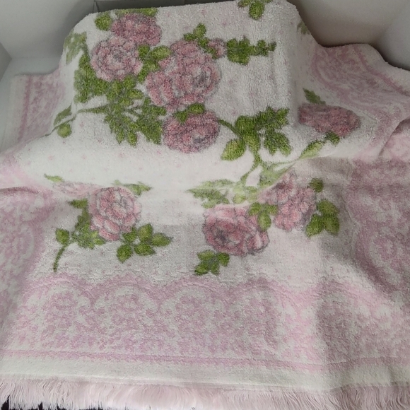 Vintage Fieldcrest 90% Cotton Pink Roses Bath Towel & Hand Towel Set Fringe - Picture 5 of 15